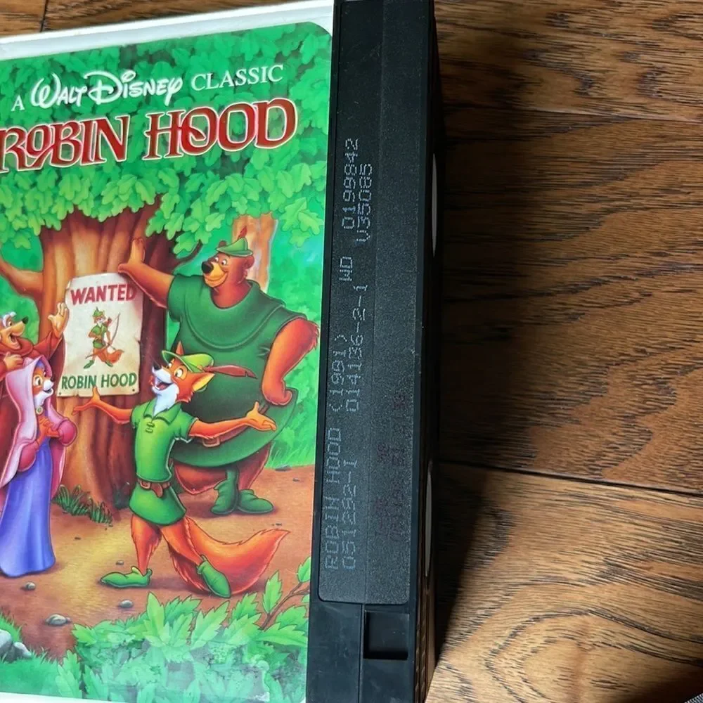 🔥Host Pick🔥 Black diamond Disney Classic Robin Hood VHS Tape.
